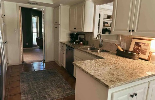 Redlick House | Luxury 4BR Home on Bringle Lake Trail