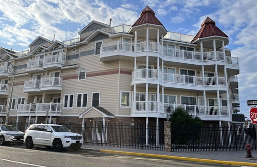 Seaside Heights House | Luxury 4BR with Ocean Views steps from Boardwalk! Beach passes + linens included