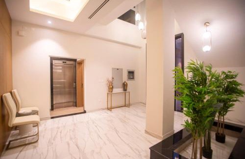 Dubai Apartment | Luxury 5 Bedroom Villa Nad Al Sheba