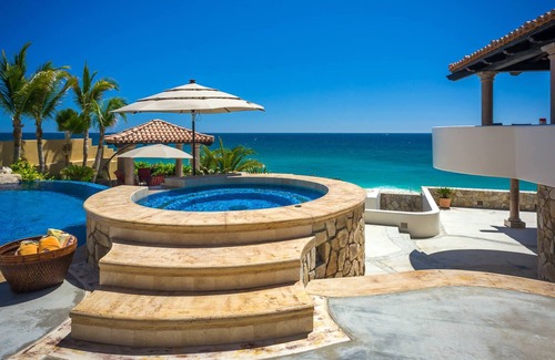 Buzzards Villa | Luxury 5 BR Beachfront Casa Ocho w/ WiFi, Pool, Home Gym + Much More!