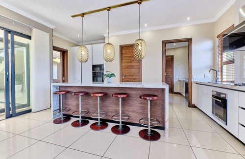 Greater Johannesburg Metropolitan Area House | Luxury 5-BR home, all en-suite, Solar + fast Wifi