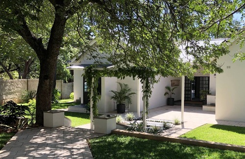 Victoria Falls House | Luxury 5 roomed Villa with A/C, swimming pool etc. in Victoria Falls, Zimbabwe