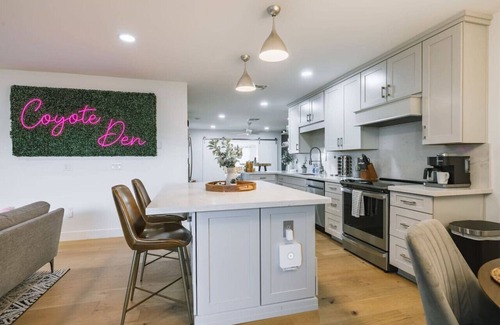 Village Grove Apartment | Luxury 5BR Old Town Villa with Heated Pool