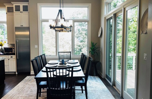 Big Creek House | LUXURY 6 Bed/6Bath in Big Creek, Guest House, Private Dock, Golf Cart, Sleeps 22