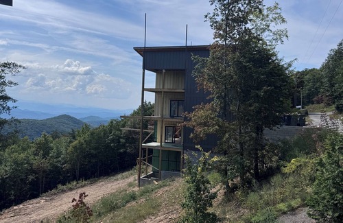 Bluff Mountain Cabin | Luxury 6BR Cabin with Indoor Pool, Theater & Views – Sleeps 28