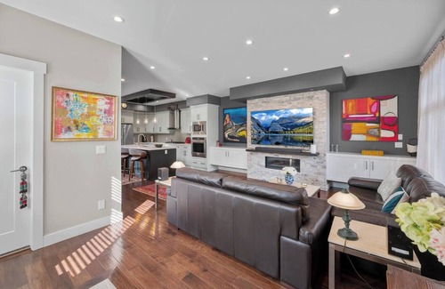 Banff Trail House | Luxury AC Home in Great Neigbourhood