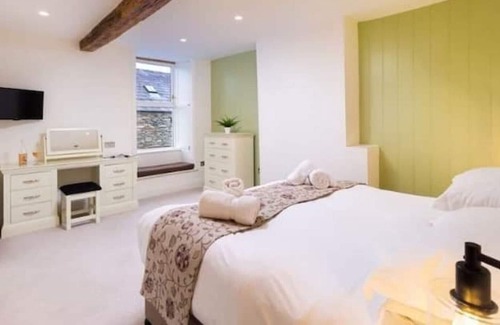 Low Newton House | Luxury accommodation with ensuite bathrooms to all bedrooms