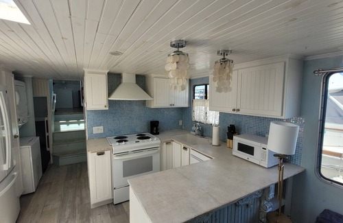 St. Augustine Boat Rental | Luxury Afloat~Waterfront Retreat w/Rooftop Lounge~Walking Distance to Town