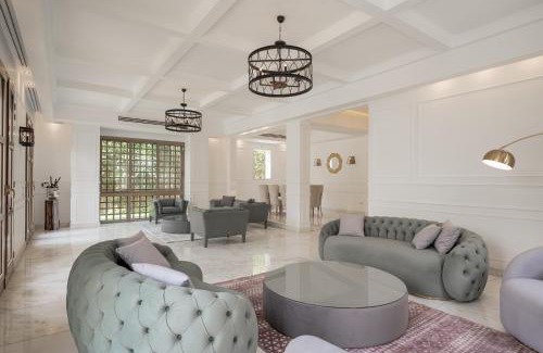 Sheikh Zayed City Villa | Luxury Allegria Golf Villa with pool