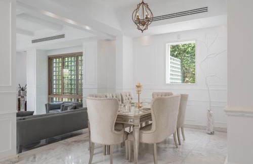 Sheikh Zayed City Villa | Luxury Allegria Golf Villa with pool