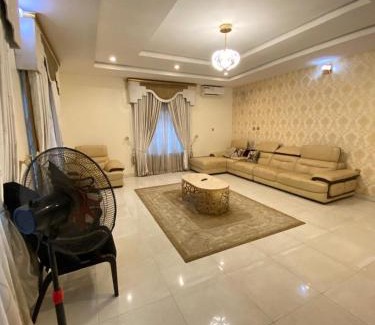 Ibadan Apartment | Luxury and Cozy family home