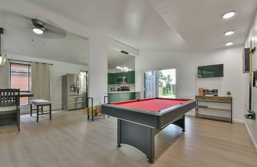Central Oklahoma City House | Luxury and Modern Oasis with Heated Pool - 5 min away from the OKC Outlets!