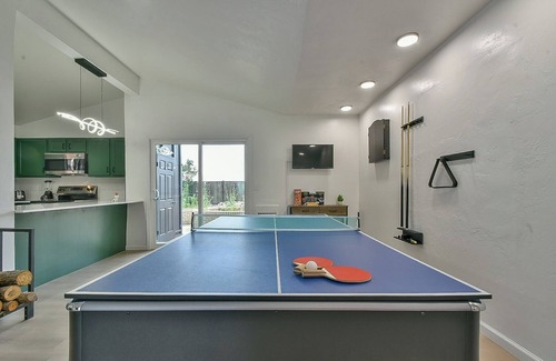 Central Oklahoma City House | Luxury and Modern Oasis with Heated Pool - 5 min away from the OKC Outlets!