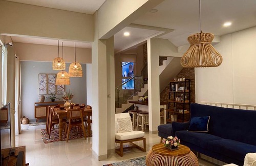 Citaringgul Villa | Luxury and Spacious Villa in Sentul