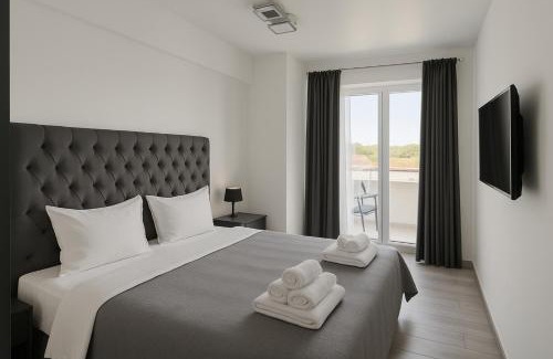 Mamaia-Sat Apartment | Luxury Aparthotel 52 by Alezzi Odyssey Pool & Spa