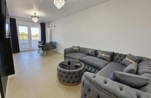 Mamaia-Sat Apartment | Luxury Aparthotel 49 by Alezzi Odyssey Pool & Spa