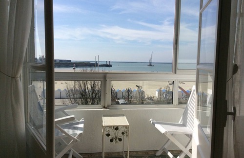 Boulogne-sur-Mer Apartment | LUXURY APARTMENT (120 m2) on two floors IN A HOUSE FACING THE SEA