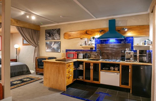 Tawonga South Apartment | Luxury Apartment-Private Gardens & Mountain Views