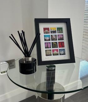 Cathedral Quarter Apartment | LUXURY Apartment Belfast City Centre overlooking Custom House Sqaure