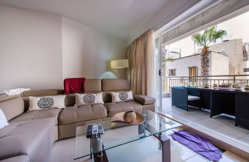 Bugibba Apartment | Luxury Apartment Close to the Sea