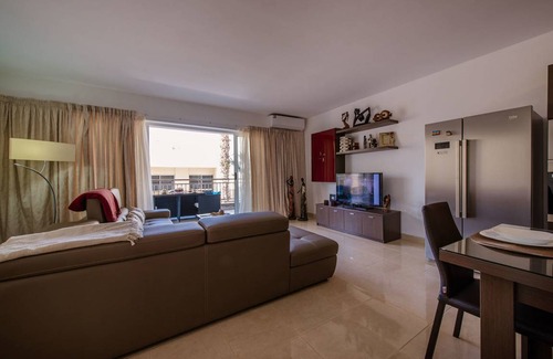 Bugibba Apartment | Luxury Apartment Close to the Sea