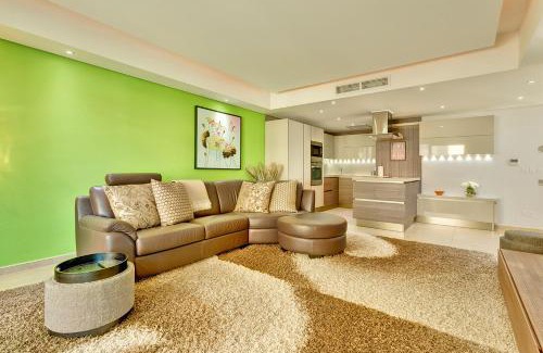 Sliema Apartment | Luxury Apartment inc Pool & Views