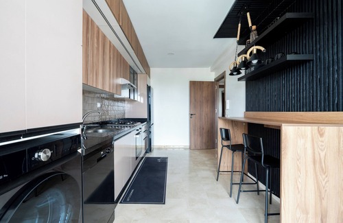 Tamariss Apartment | Luxury Apartment — Quiet & Gorgeous Pool