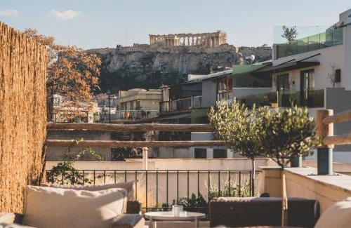 Psirri Apartment | Luxury Apartment with Acropolis view Terrace and Jacuzzi in the Heart of Athens - Living Stone Azurite
