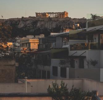 Psirri Apartment | Luxury Apartment with Acropolis view Terrace and Jacuzzi in the Heart of Athens - Living Stone Azurite