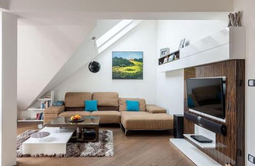 Vrsovice Apartment | Luxury apartment with terrace and garage
