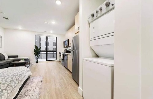 East Liberty Apartment | Luxury apt+Gym+ EV+ Parking+Near Pitt UNI UPMC