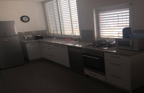 Bat Yam Apartment | Luxury apt heart Bat-Yam 3 m walk beach