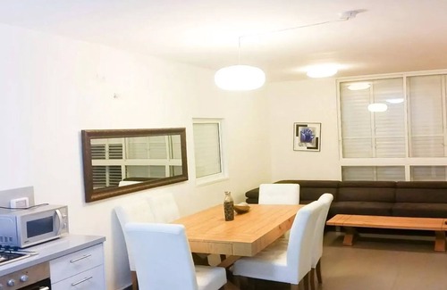 Bat Yam Apartment | Luxury apt heart Bat-Yam 3 m walk beach