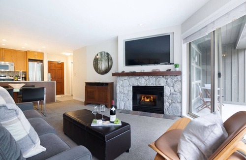 Upper Village Apartment | Luxury Aspens 1B-Pool/HT, True Ski-in/out, Bike Storage