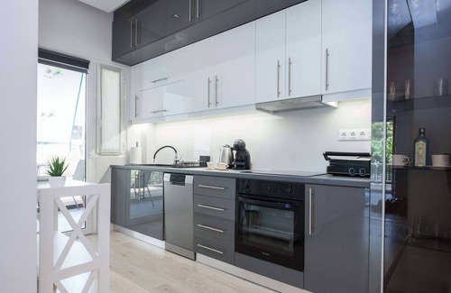 Voula Apartment | Luxury Athens Riviera 1 Bd Retreat next to Beach