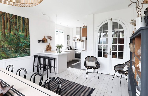 Ciboure Apartment | Luxury Basque Apartment - South facing with terrace, private garden & BBQ area.