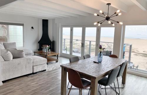 Sunset Beach Apartment | Luxury Beachfront Condo - Endless Views - Surf 1