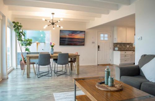 Sunset Beach Apartment | Luxury Beachfront Condo - Endless Views - Surf 1