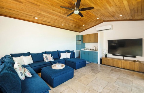 Paraiso Villa | Luxury Beachfront 5 Bedroom Villa on World Famous Tropical Beach