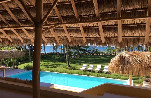 Las Terrenas Villa | Luxury beachfront villa, 8 bedrooms, 14-17 sleeps, 7 bathrooms