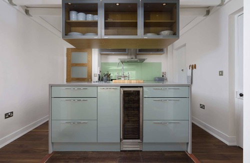 Torcross House | Luxury Beachfront House, Sleeps 12, Free Parking