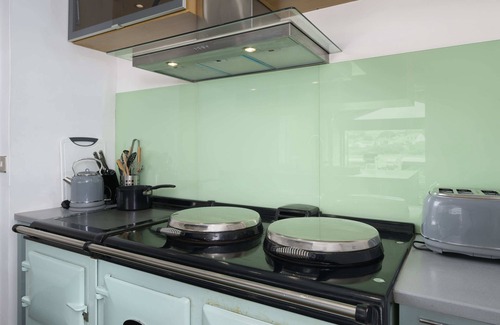 Torcross House | Luxury Beachfront House, Sleeps 12, Free Parking