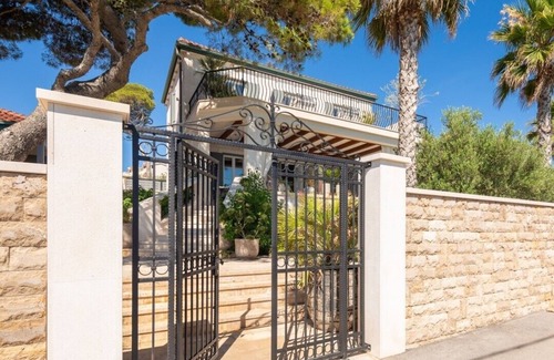 Slatine Villa | Luxury beachfront villa Sensation with private heated pool, sauna, gym, and jacuzzi on Ciovo
