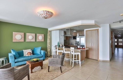 Villas Del Mar Apartment | Luxury Beachfront w/80 Inch SmartTV, Full Kitchen