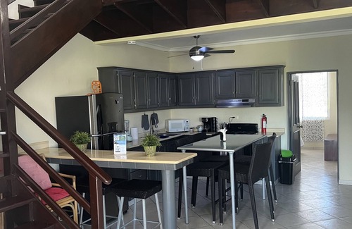 Dominicus Apartment | Luxury Beachside Apartment with Rooftop Terrace & Private Jacuzzi – Sleeps 6