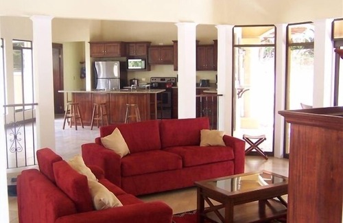 Samara House | Luxury by the Beach - Great for Families or Multiple Couples
