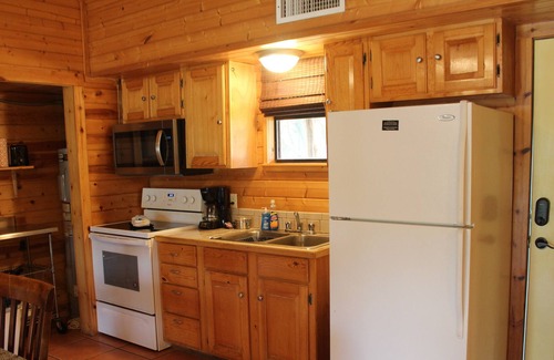 Leakey Cabin | Luxury Cabin 2 overlooking the beautiful Leakey Springs