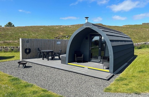 Haltwhistle Cottage | Luxury Castle Pod with Hot Tub