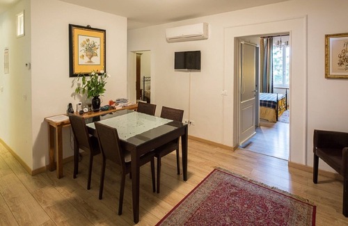 Santissima Annunziata Apartment | Luxury Central Apartment.Terrace with views of all Florence. Lift. Fiber WIFI.AC