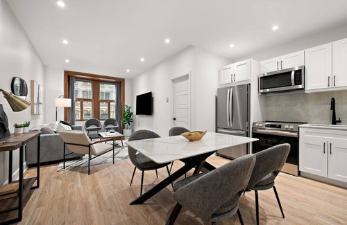 Old Montreal Apartment | Luxury Central Old Port MTL Apt - Notre-Dame